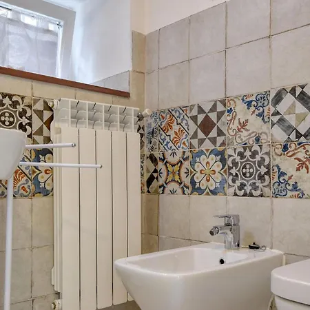 Casa de Férias 5 Bedroom Stunning In Lavagna