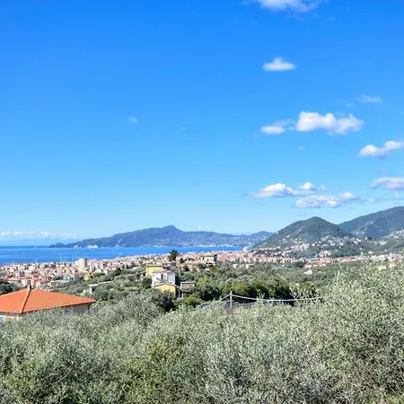 5 Bedroom Cozy Home In Lavagna 度假居 *