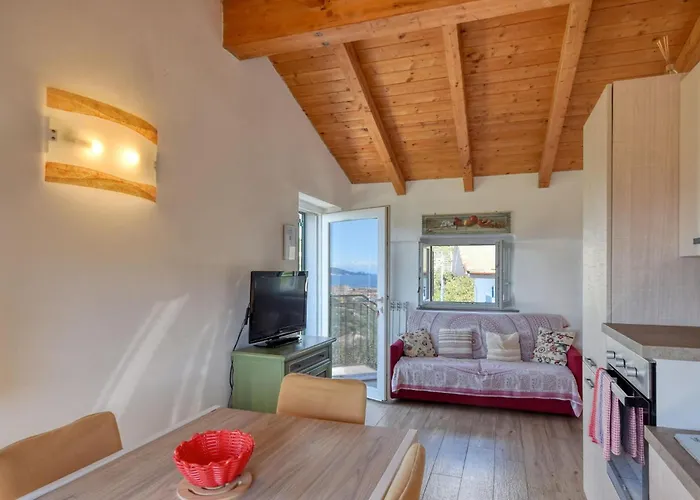 5 Bedroom Stunning In * Lavagna