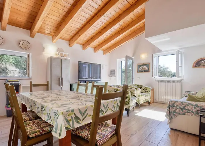 5 Bedroom Stunning In * Lavagna