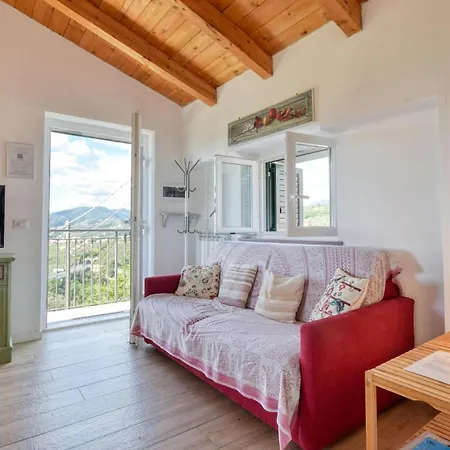 Amazing In With Kitchenette *