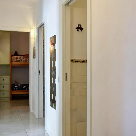 Amazing In With Kitchenette *