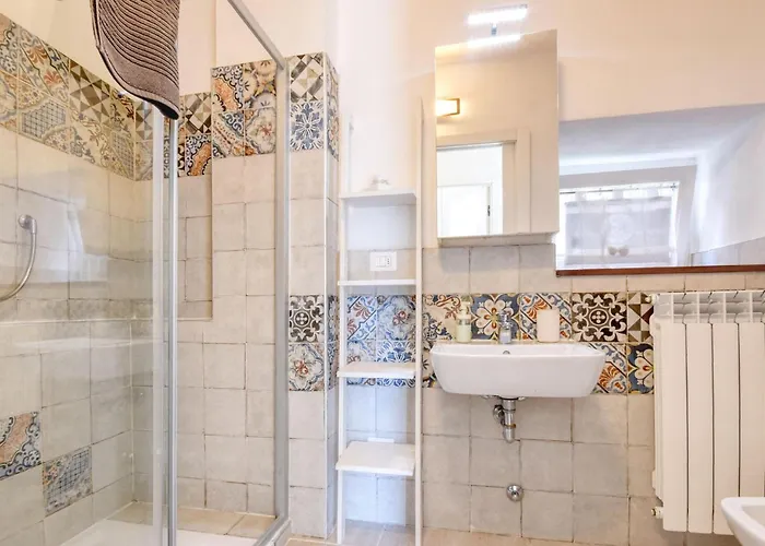 5 Bedroom Stunning In Nyaraló Lavagna