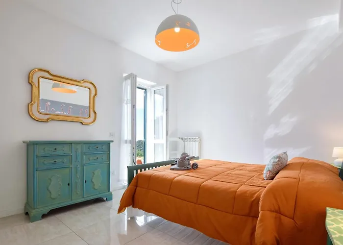 5 Bedroom Stunning In Lavagna