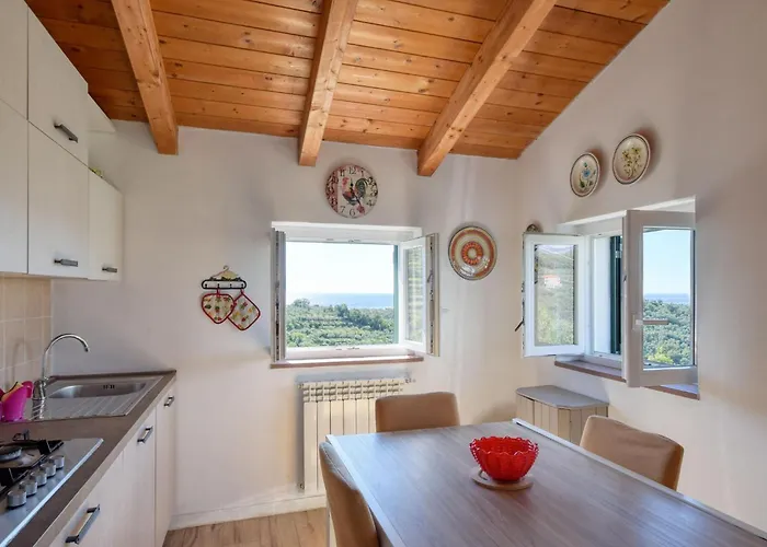 5 Bedroom Stunning In Lavagna